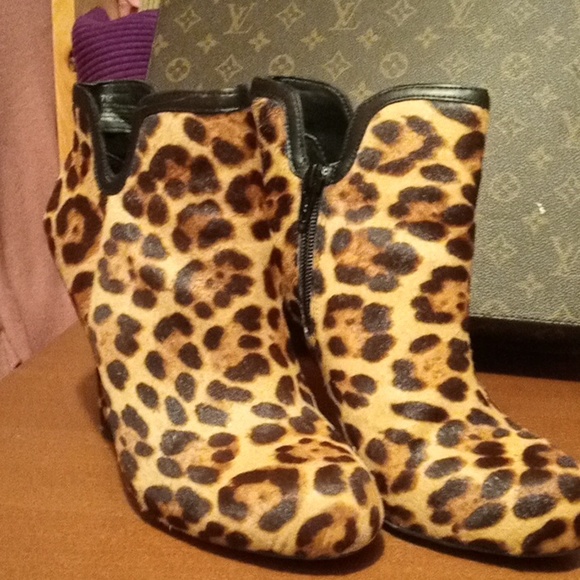 Leopard Booties - Picture 1 of 4